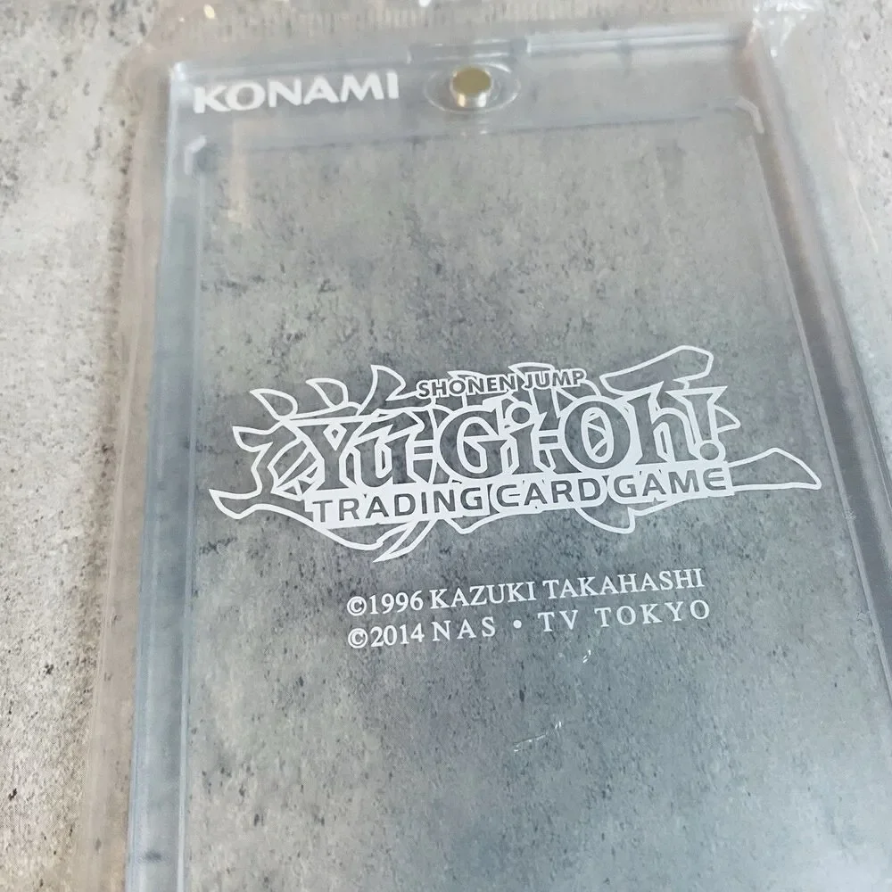 New In Package YuGiOh Magnetic Clear Hard Single Card Display Protector Case